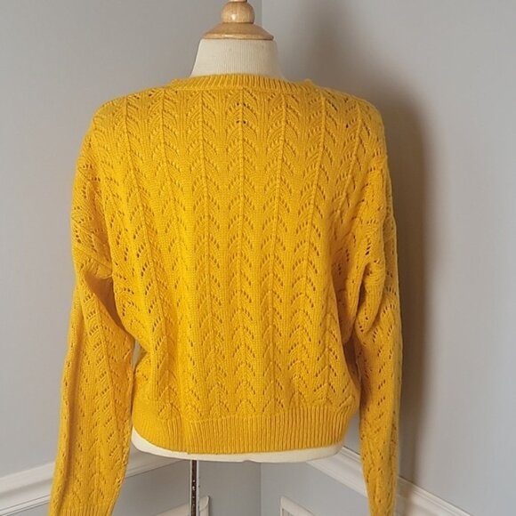 DIVIDED H&M Yellow Gold Pointelle Knit Drop Shoulder Crewneck Cropped Sweater M - Picture 3 of 6
